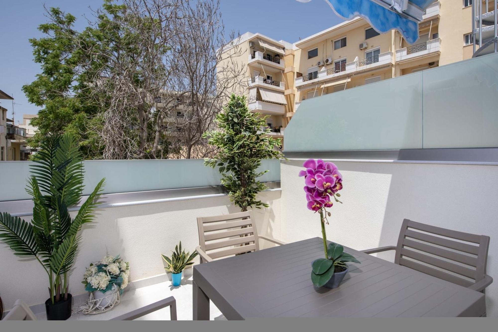 Cherry Central Luxury Suites Hriszí Aktí Haniá Kültér fotó