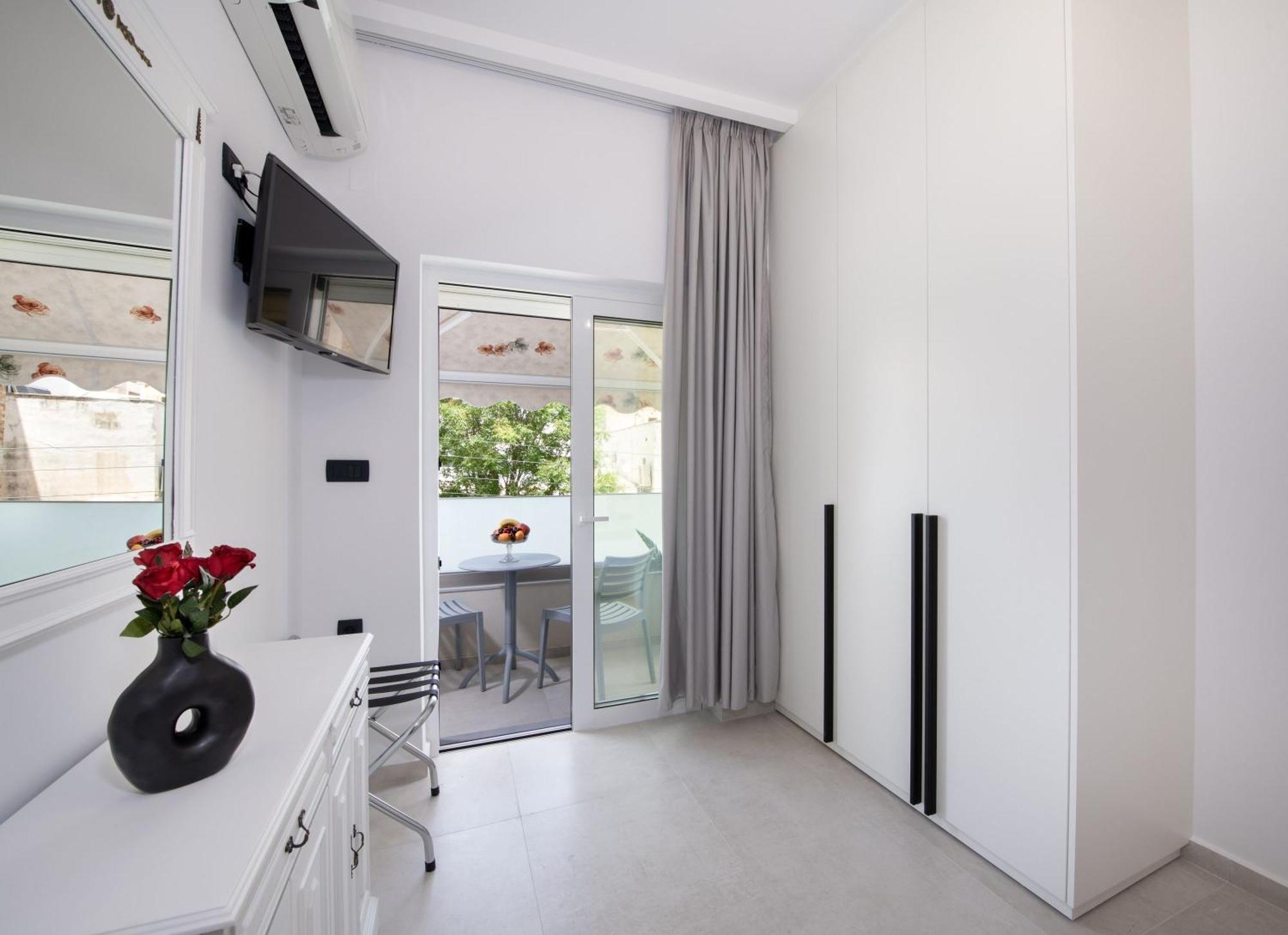 Cherry Central Luxury Suites Hriszí Aktí Haniá Kültér fotó