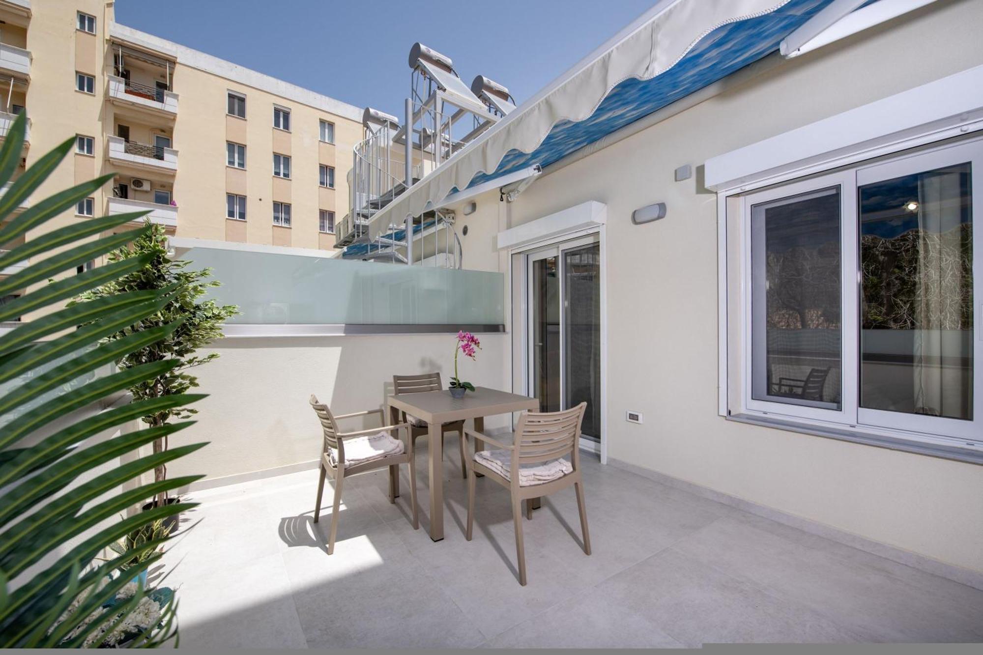 Cherry Central Luxury Suites Hriszí Aktí Haniá Kültér fotó